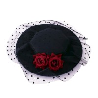 Zwarte hoed plat model met rode rozen